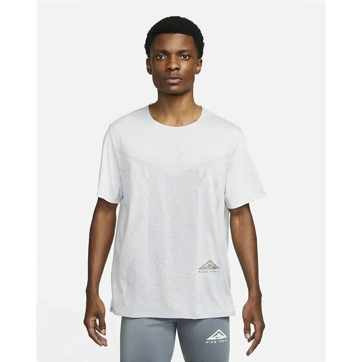 Osta tuote Miesten T-paita Nike Dri-FIT Rise 365 Valkoinen (Koko: L) verkkokaupastamme Korhone: Urheilu & Vapaa-aika 20% alennuksella koodilla VIIKONLOPPU